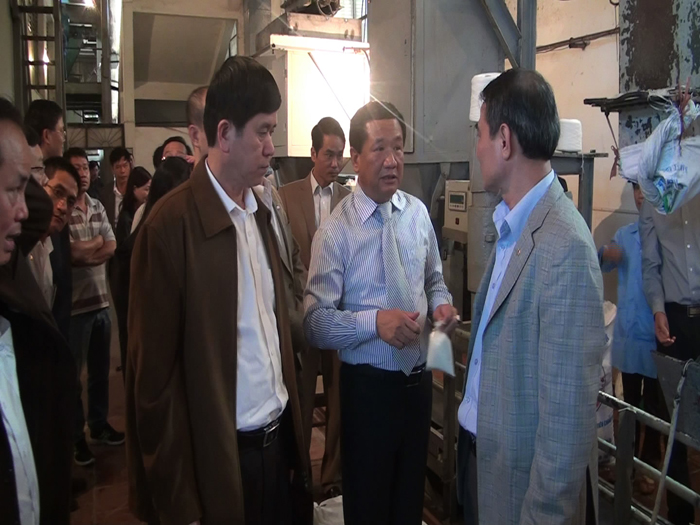 Lãnh đạo tỉnh và nước Lào thăm Công ty