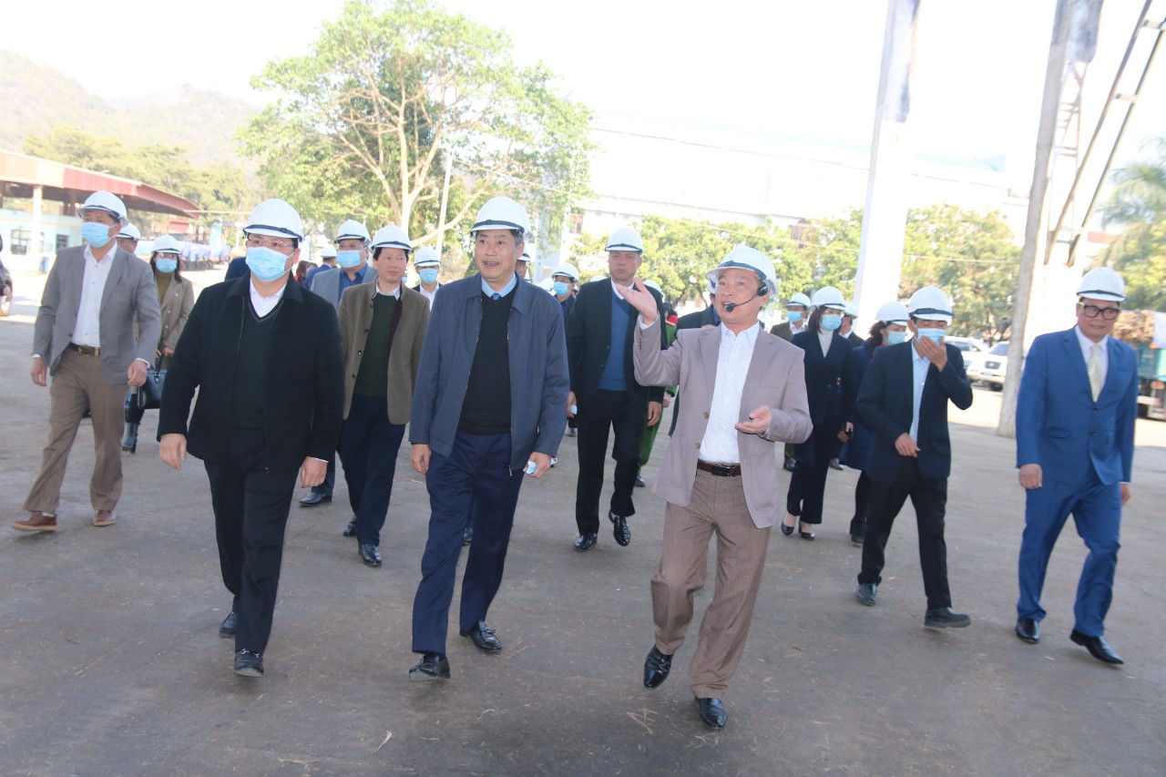 Đồng chí Bí thư Tỉnh uỷ thăm và làm việc tại công ty Cổ phần Mía đường Sơn La