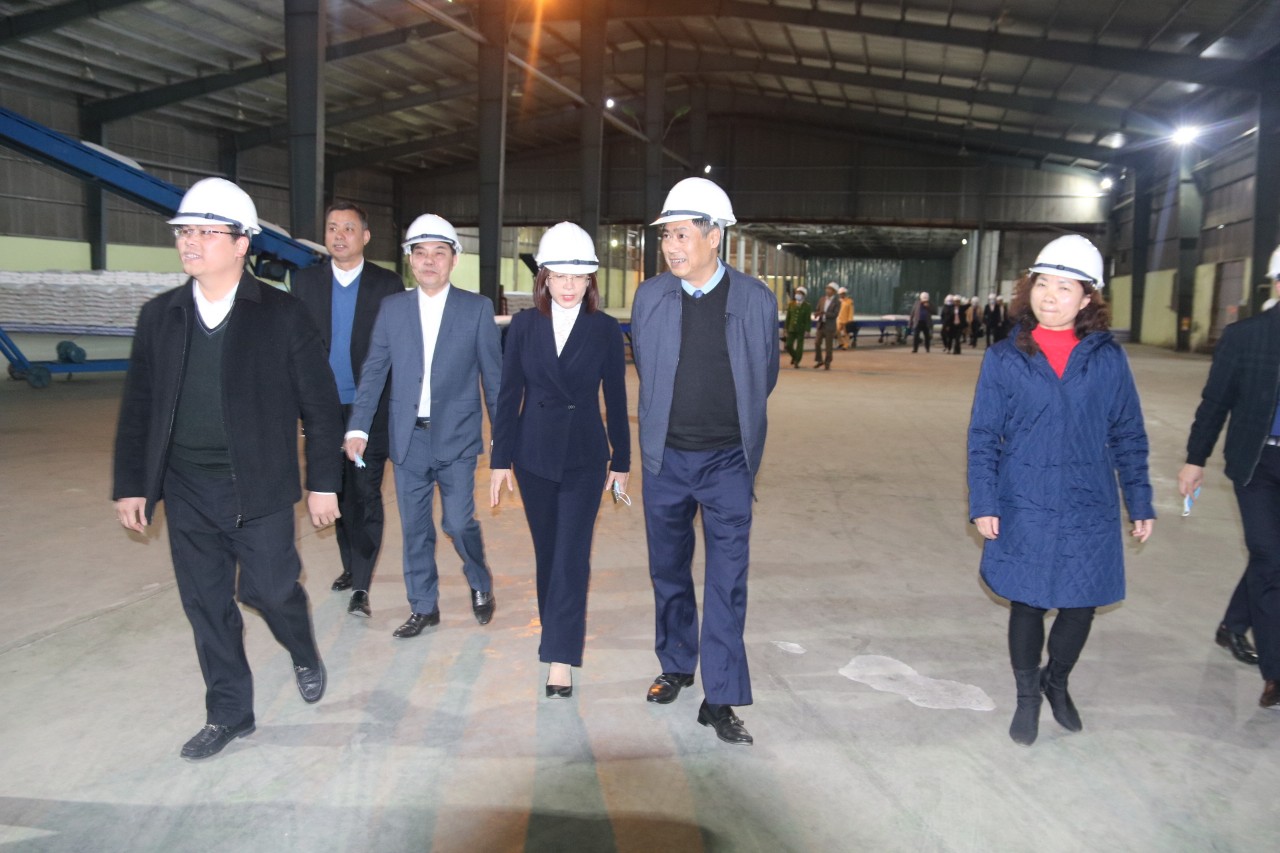 Đồng chí Bí thư Tỉnh uỷ thăm và làm việc tại công ty Cổ phần Mía đường Sơn La