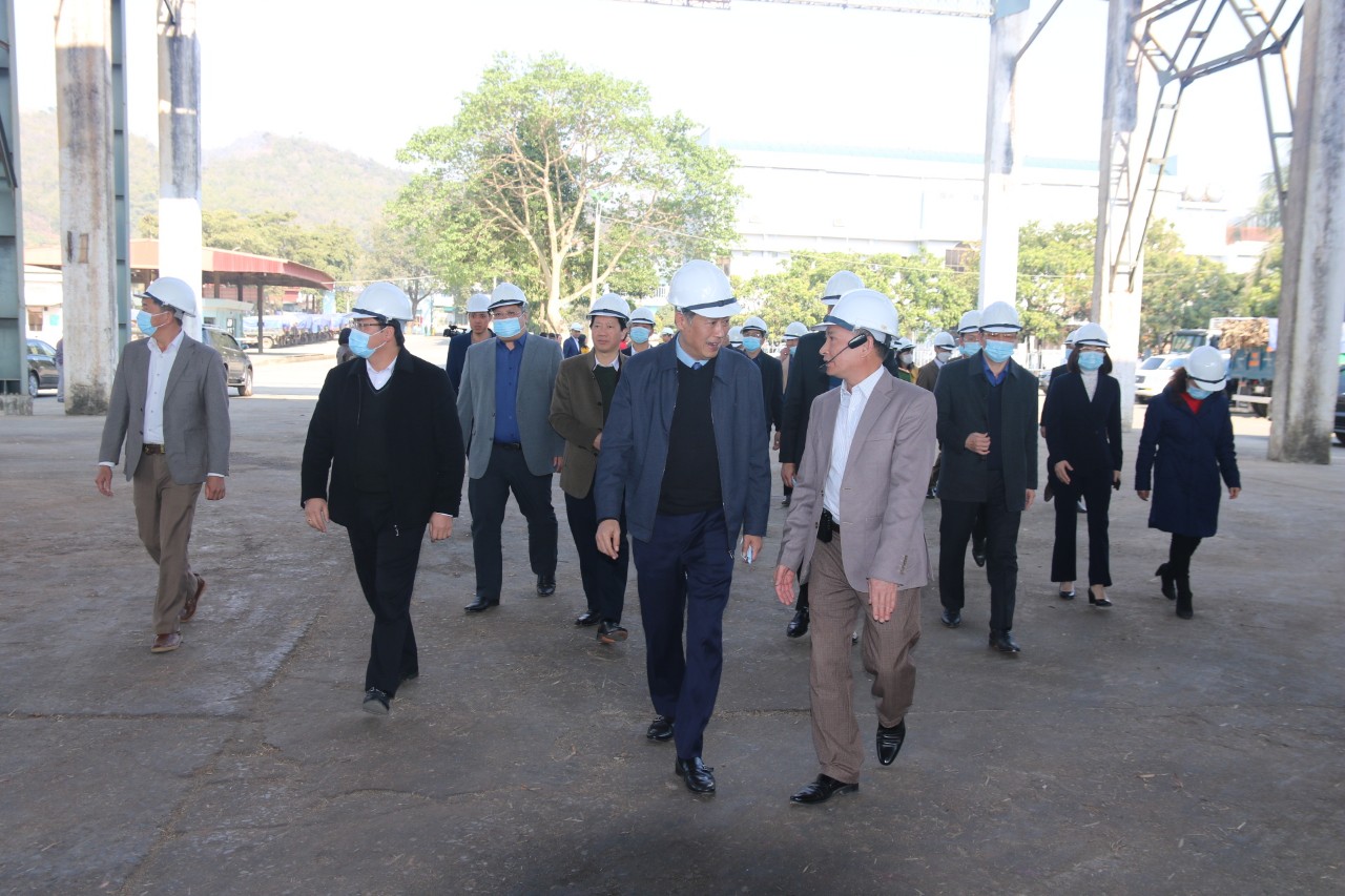 Đồng chí Bí thư Tỉnh uỷ thăm và làm việc tại công ty Cổ phần Mía đường Sơn La