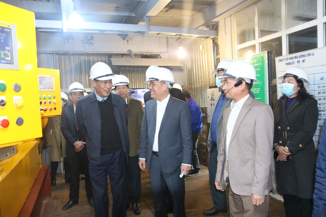 Đồng chí Bí thư Tỉnh uỷ thăm và làm việc tại công ty Cổ phần Mía đường Sơn La