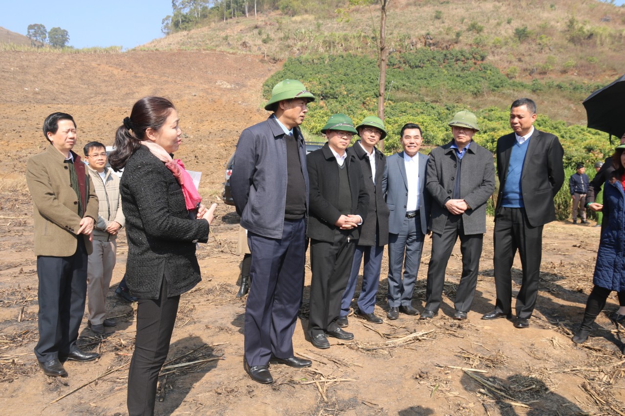 Đồng chí Bí thư Tỉnh uỷ thăm và làm việc tại công ty Cổ phần Mía đường Sơn La