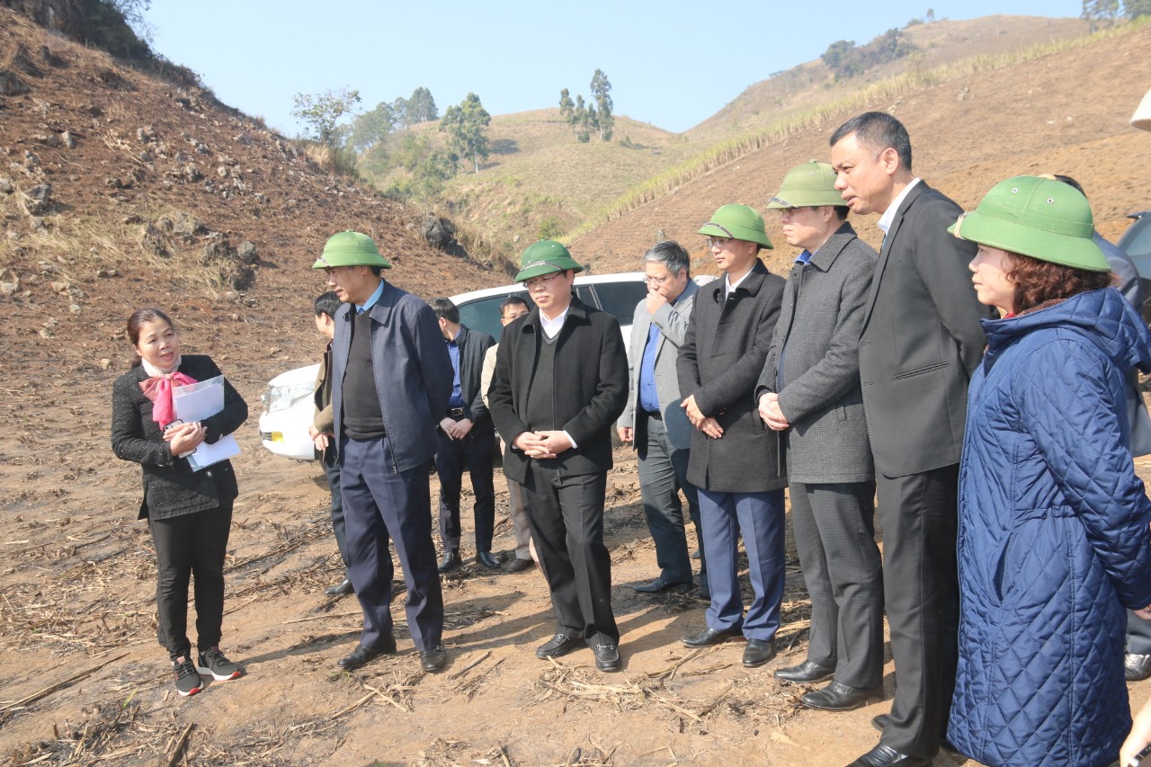 Đồng chí Bí thư Tỉnh uỷ thăm và làm việc tại công ty Cổ phần Mía đường Sơn La