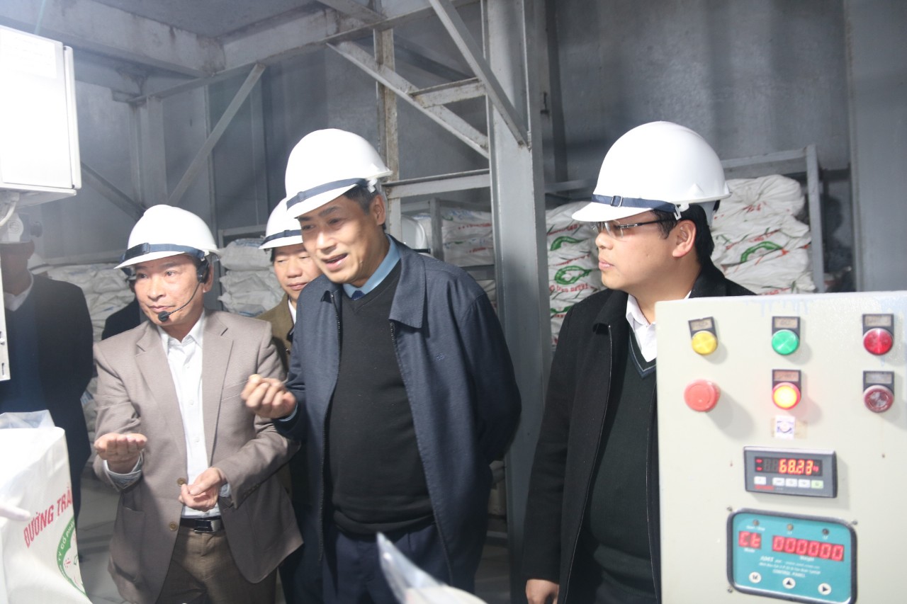 Đồng chí Bí thư Tỉnh uỷ thăm và làm việc tại công ty Cổ phần Mía đường Sơn La