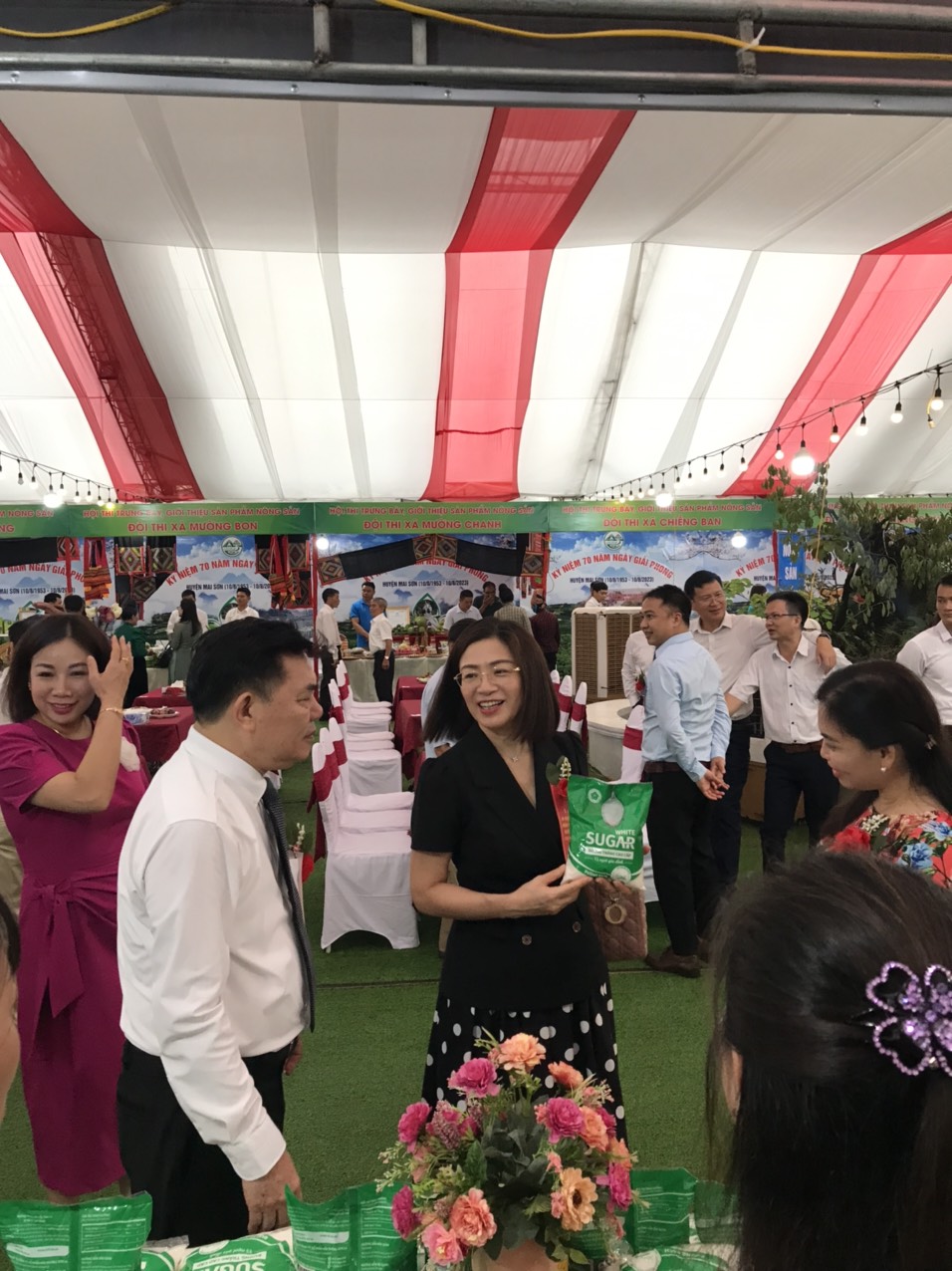 GIAN HÀNG GIỚI THIỆU SẢN PHẨM CÔNG TY