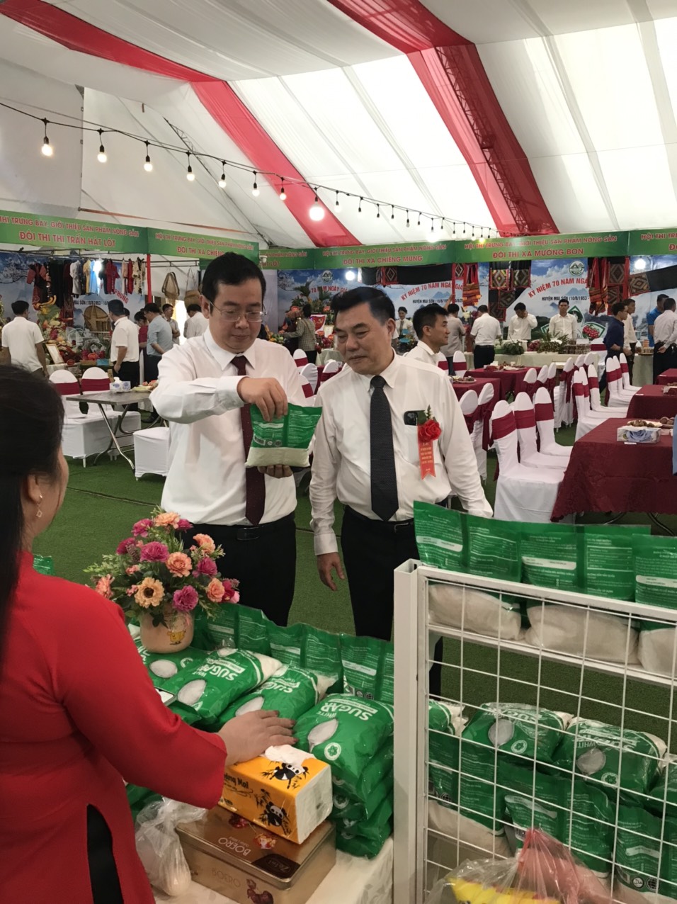 GIAN HÀNG GIỚI THIỆU SẢN PHẨM CÔNG TY