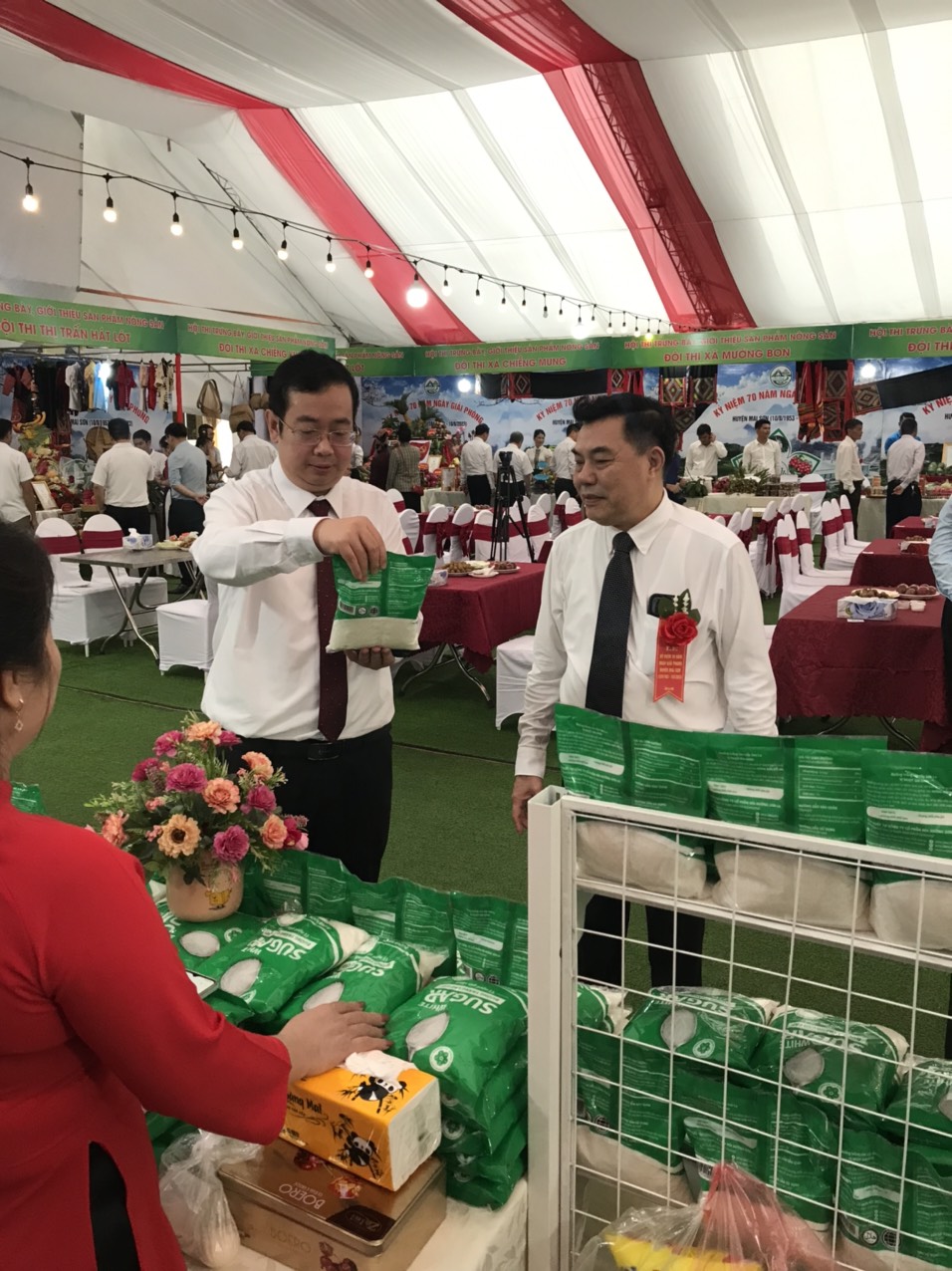 GIAN HÀNG GIỚI THIỆU SẢN PHẨM CÔNG TY